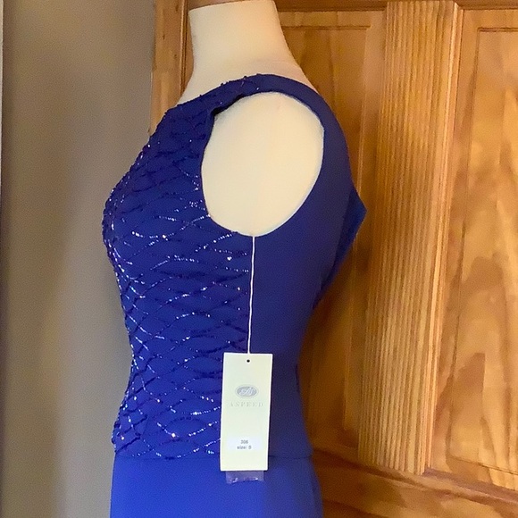 Aspeed Gown - Picture 4 of 10